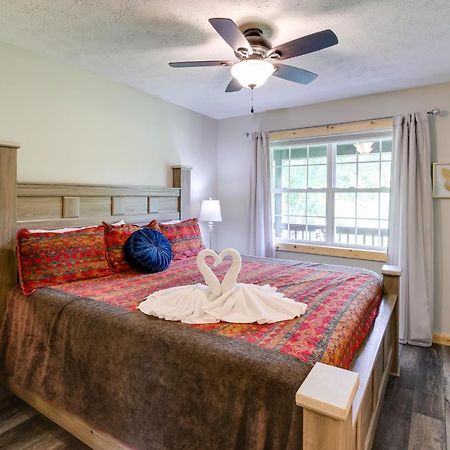 Sevierville Cabin With Private Hot Tub And Fire Pit Экстерьер фото