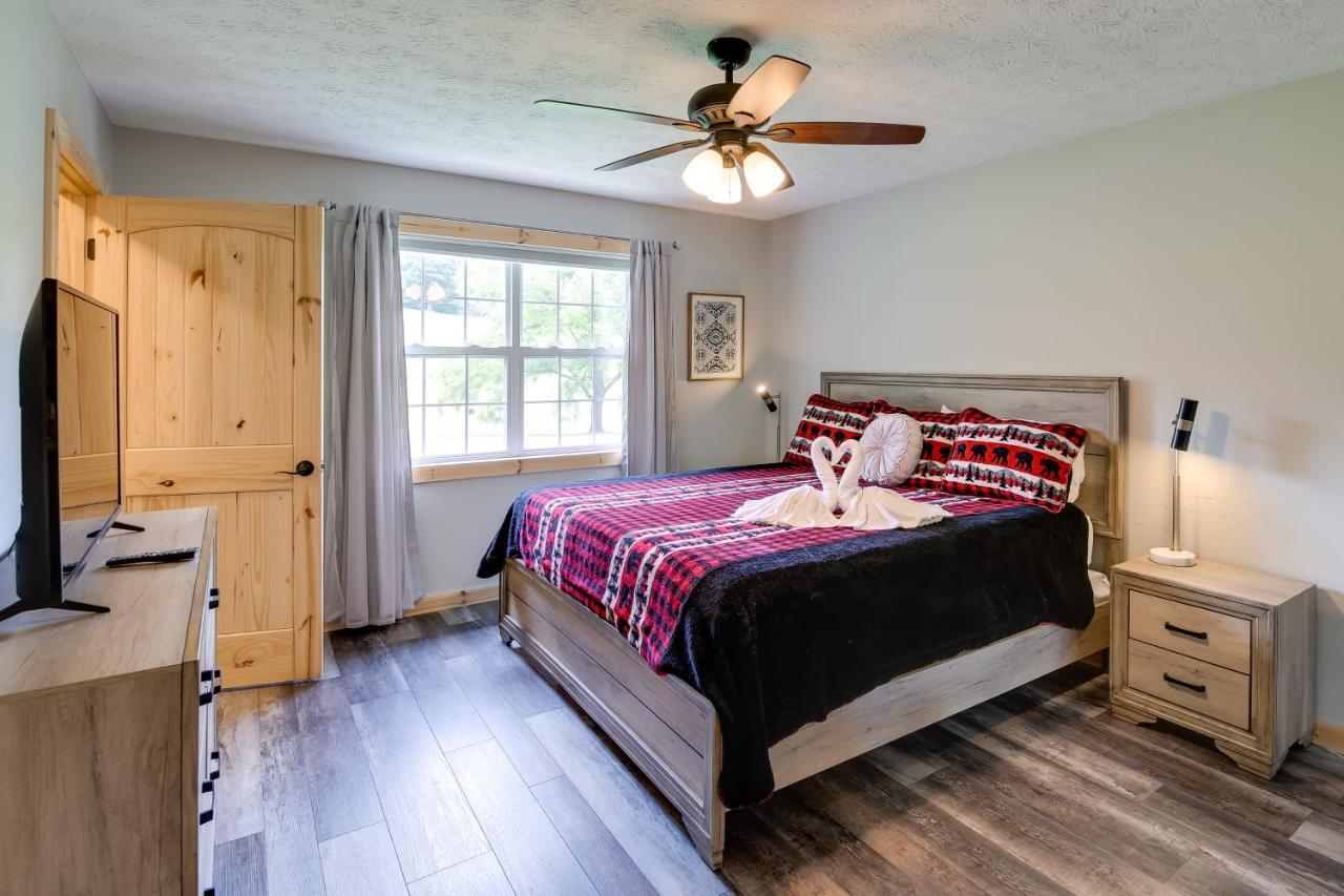 Sevierville Cabin With Private Hot Tub And Fire Pit Экстерьер фото